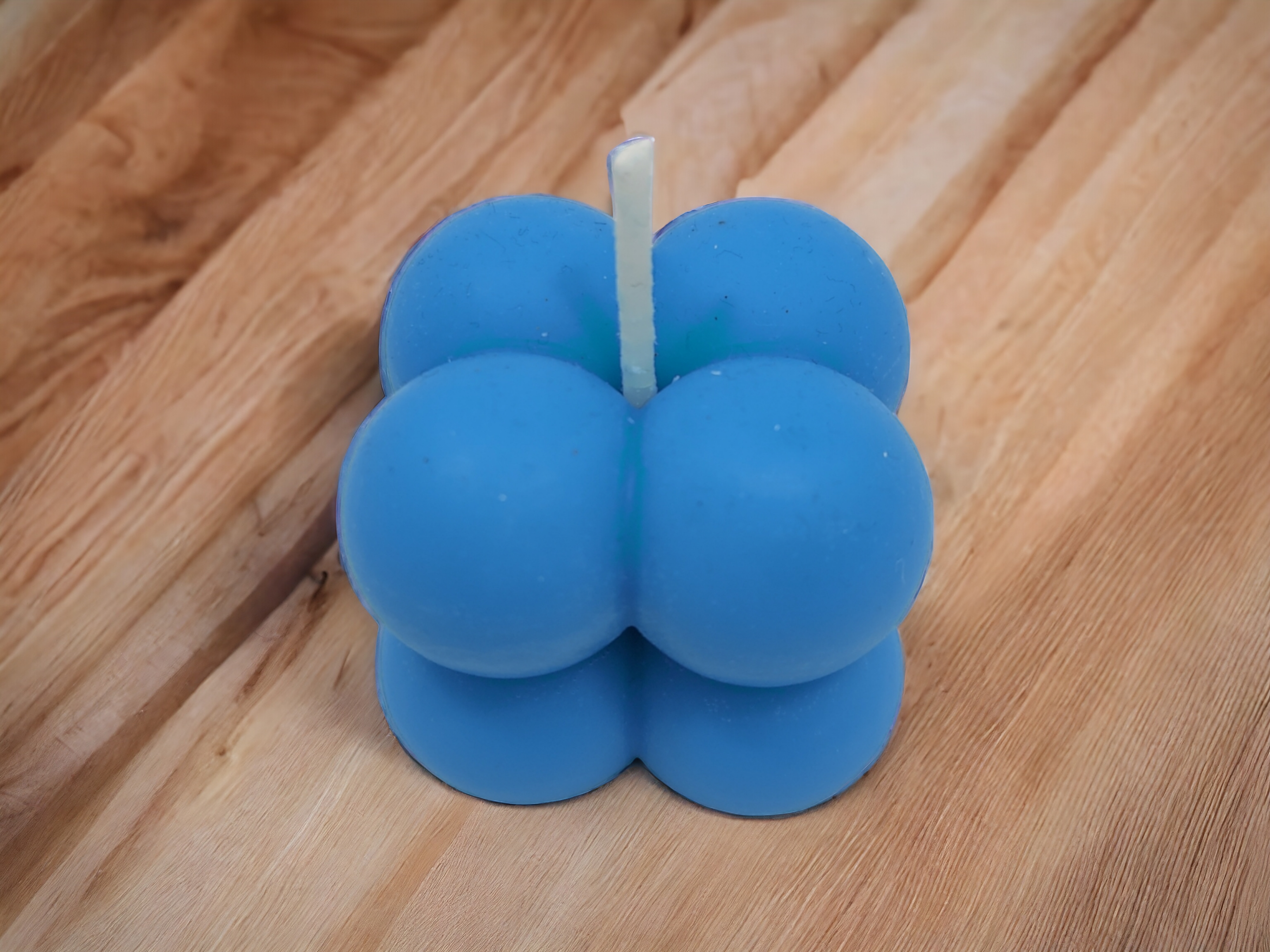 Kleine 2x2 bolletjes kaars